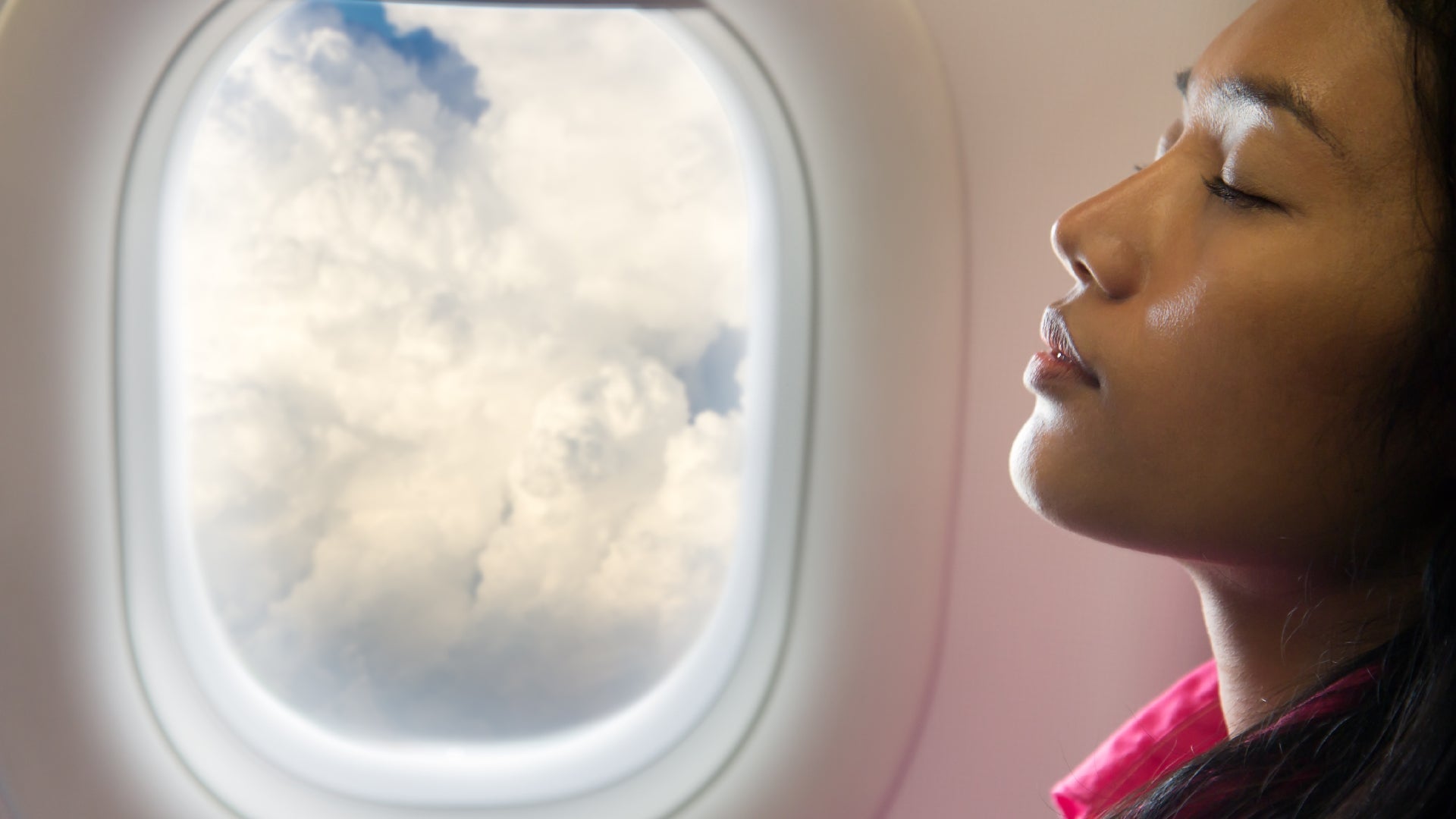 Effortless Ways To Look After Your Skin While Flying